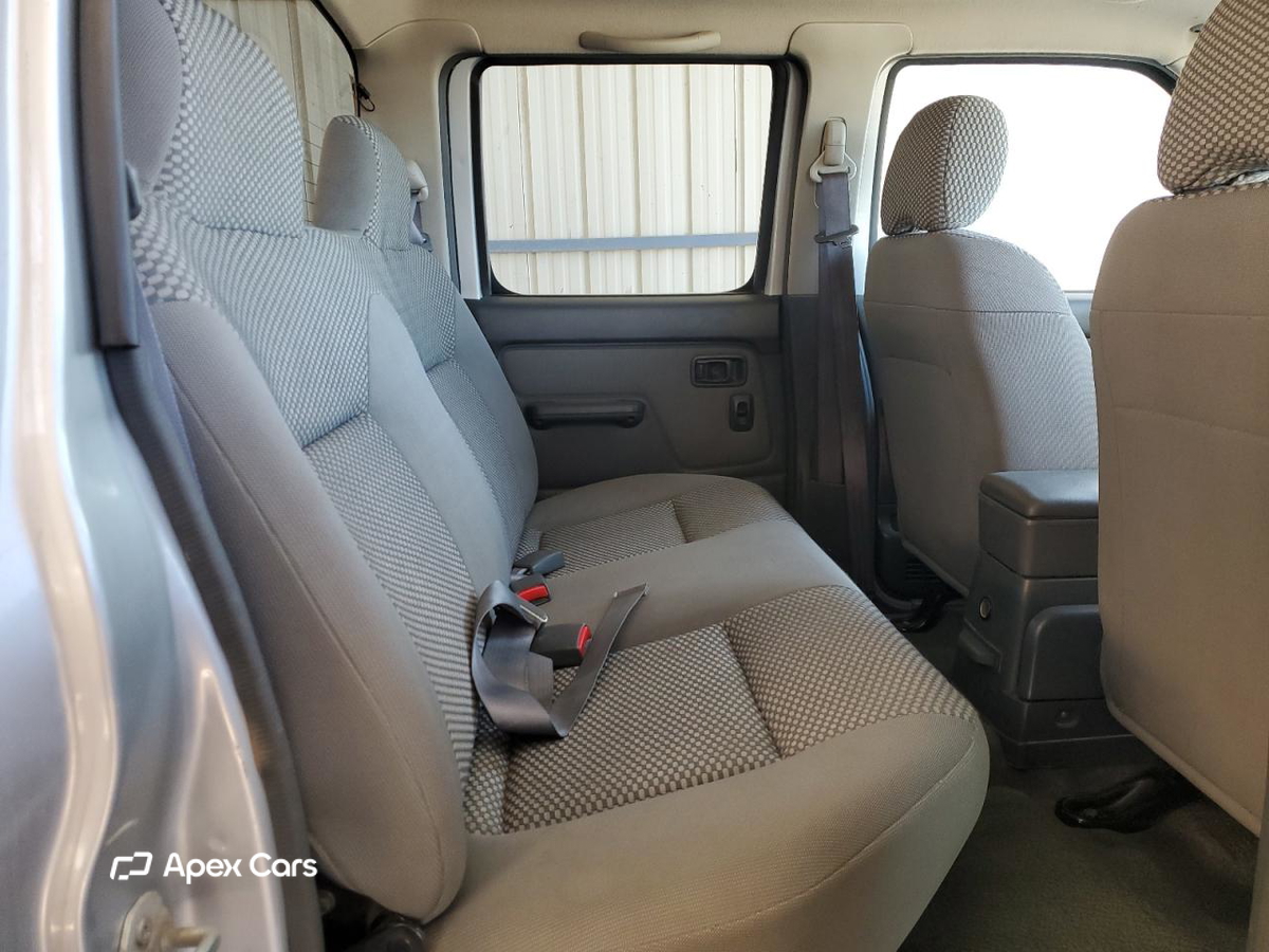 Nissan Navara (Frontier) 2002