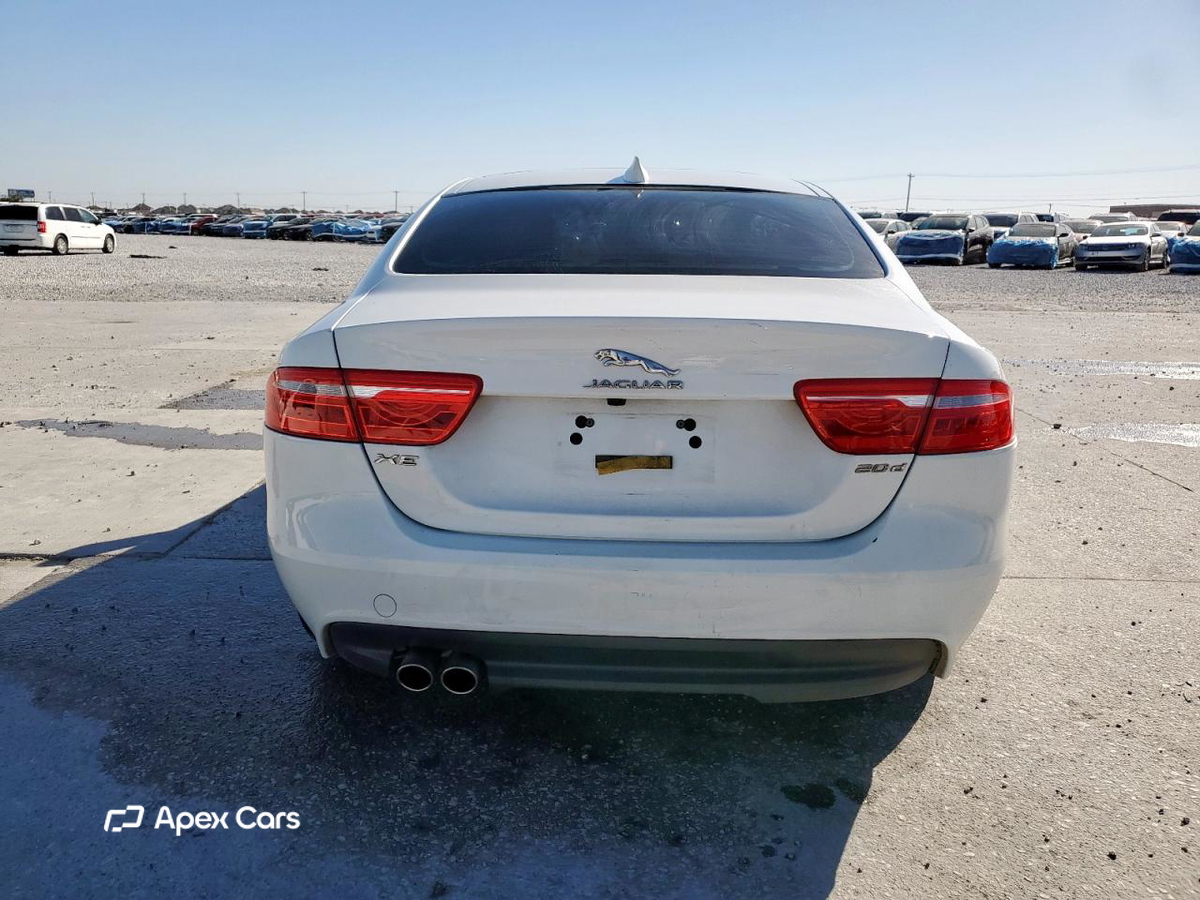 Jaguar XE 2017