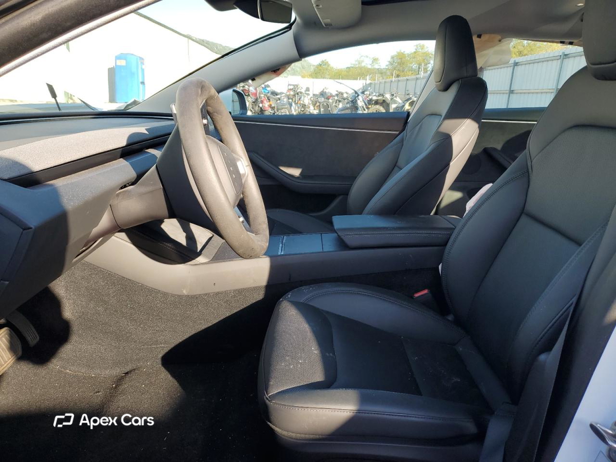 Tesla Model 3 2024