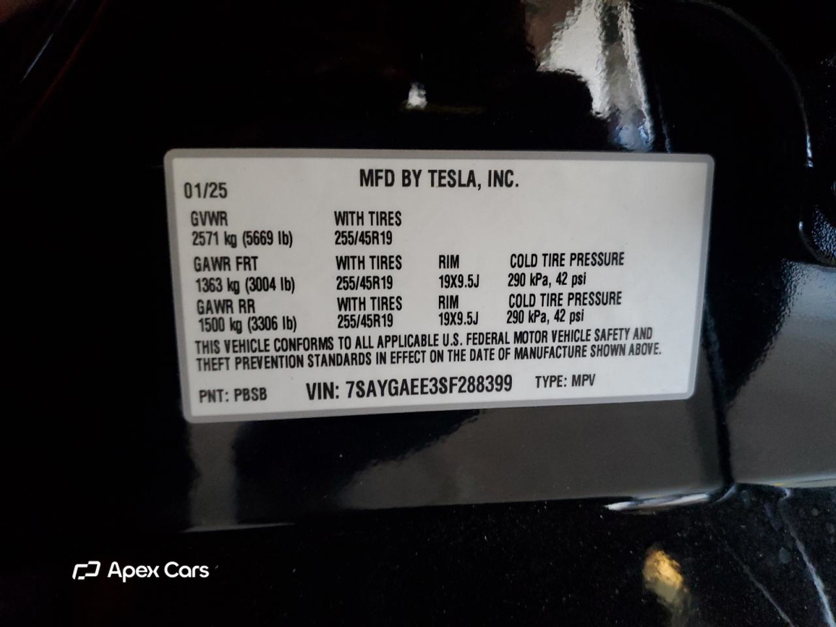 Tesla Model Y 2025