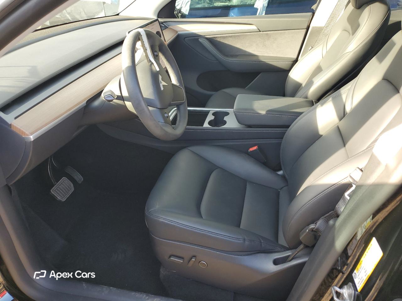Tesla Model Y 2025