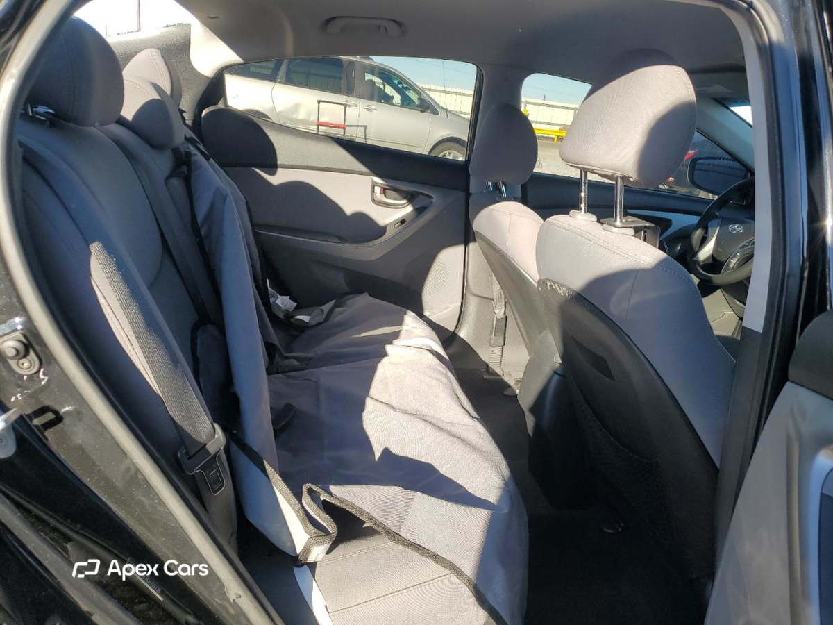 Hyundai Elantra 2016