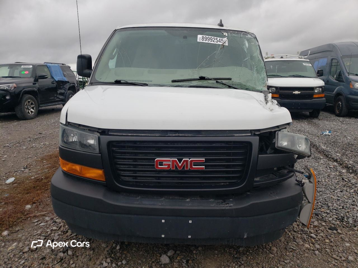 GMC Savana 2023