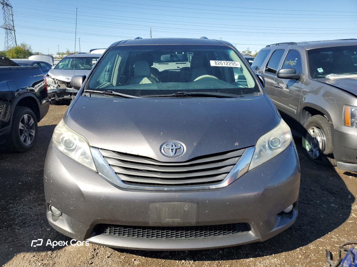 Toyota Sienna 2012