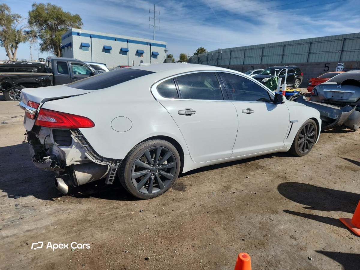 Jaguar XF 2012