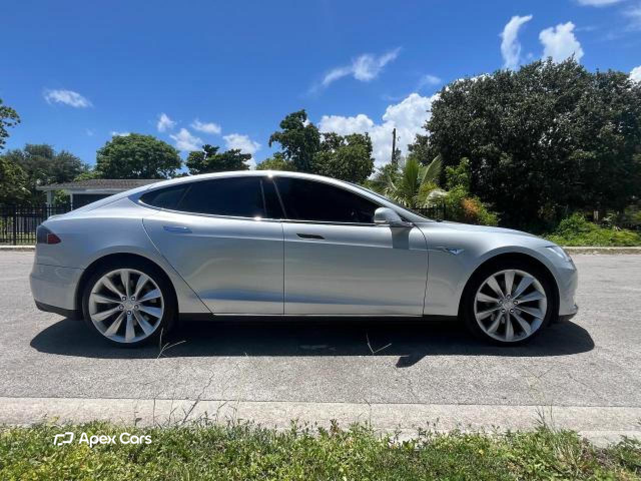 Tesla Model S 2012