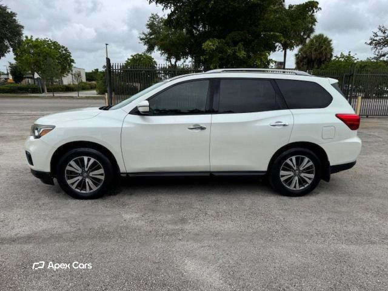 Nissan Pathfinder 2017