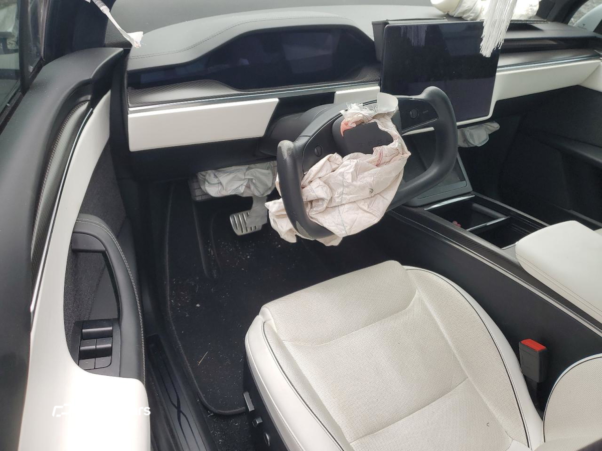 Tesla Model X 2022