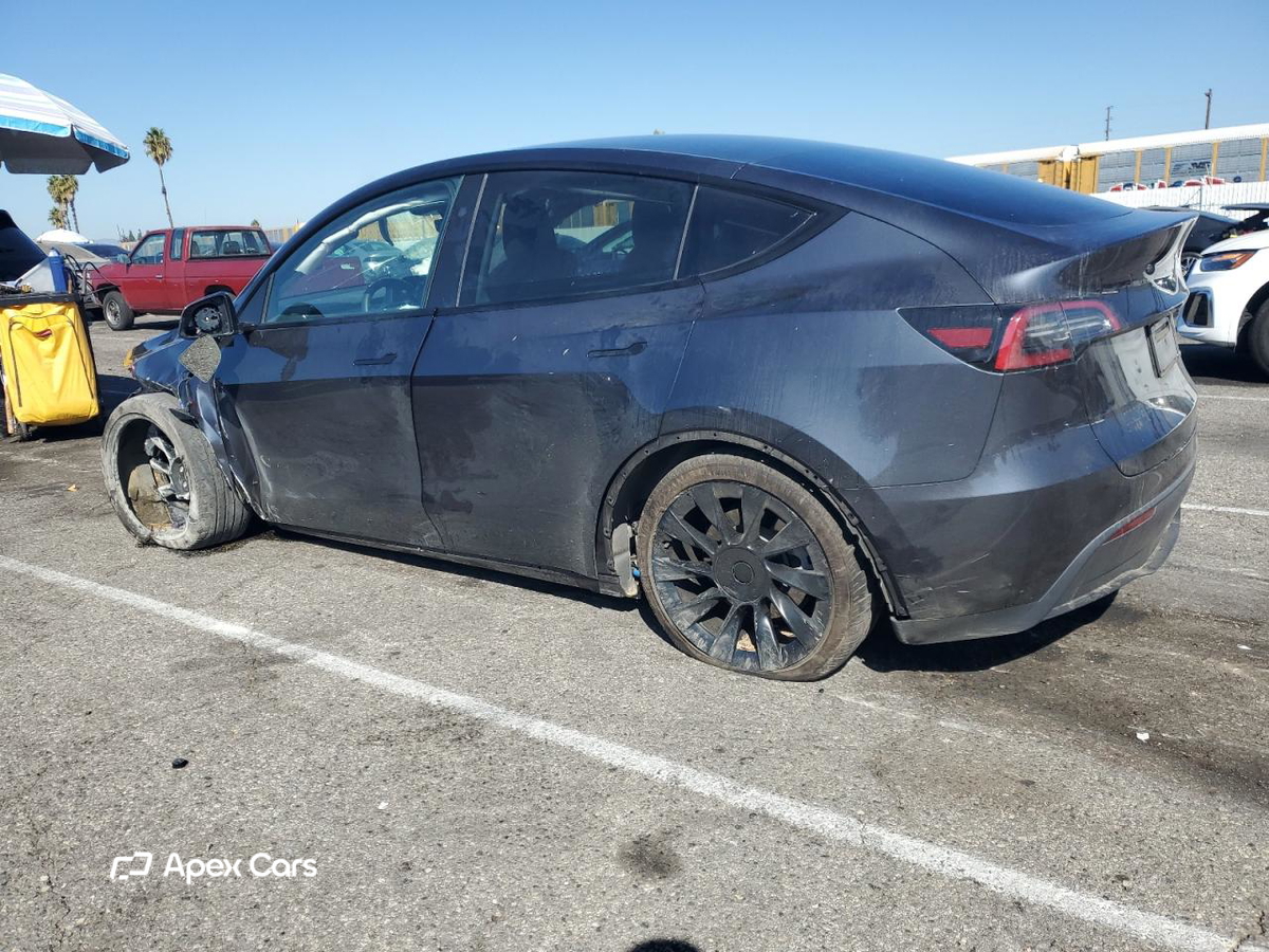 Tesla Model Y 2024
