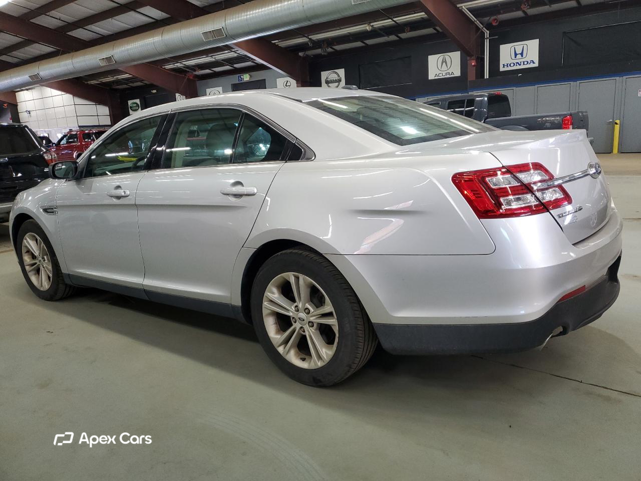 Ford Taurus 2016