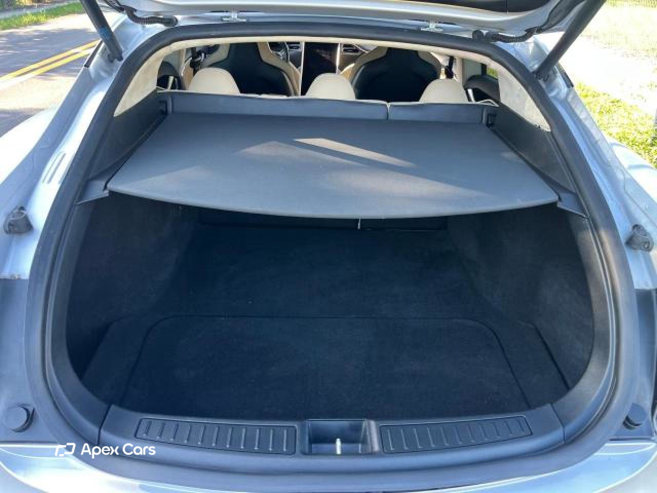 Tesla Model S 2012