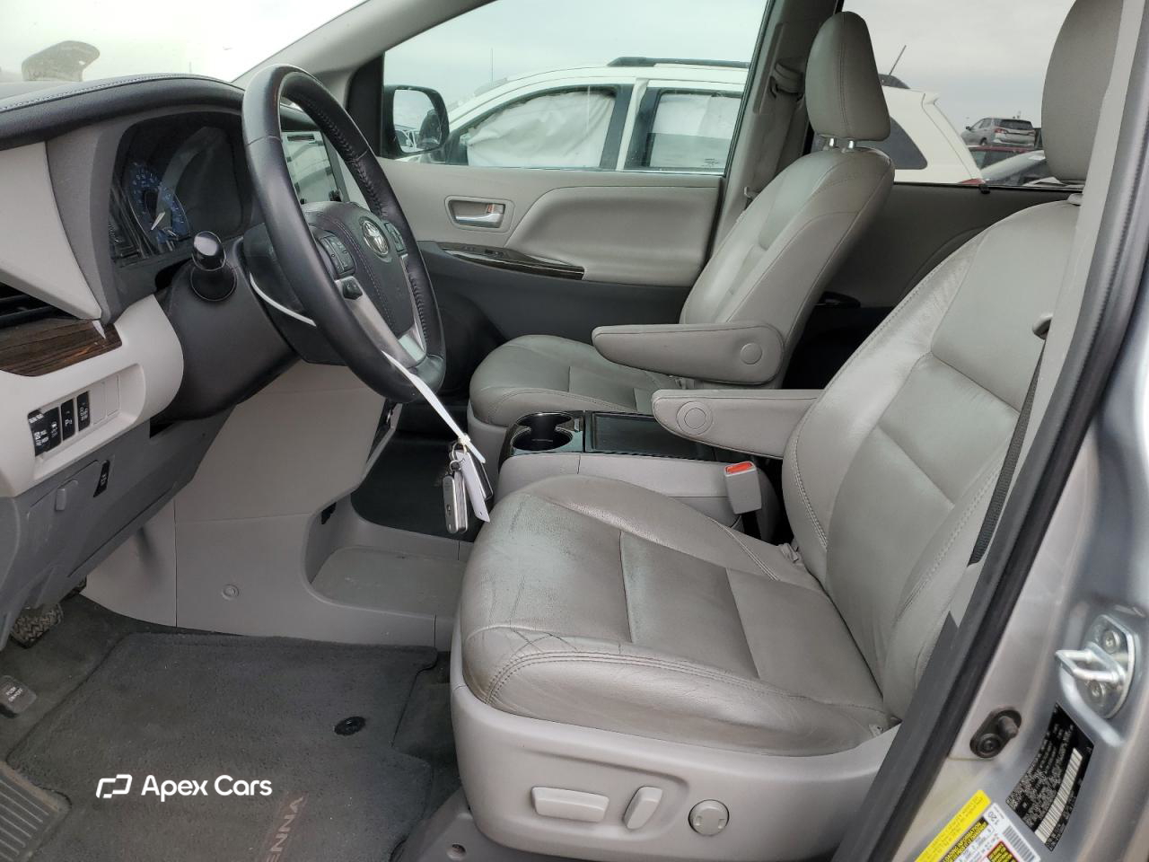 Toyota Sienna 2015