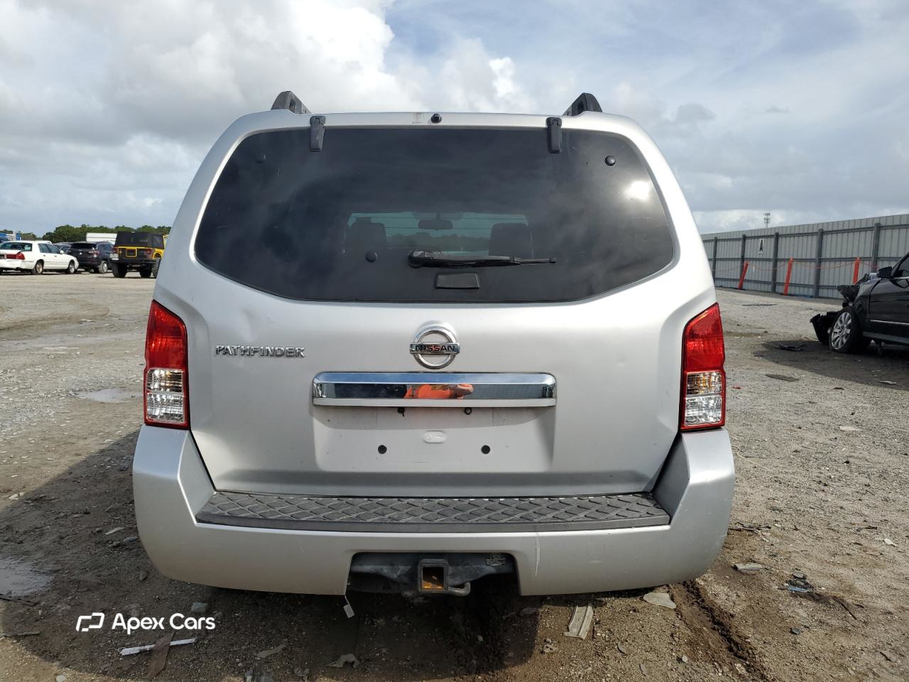 Nissan Pathfinder 2011