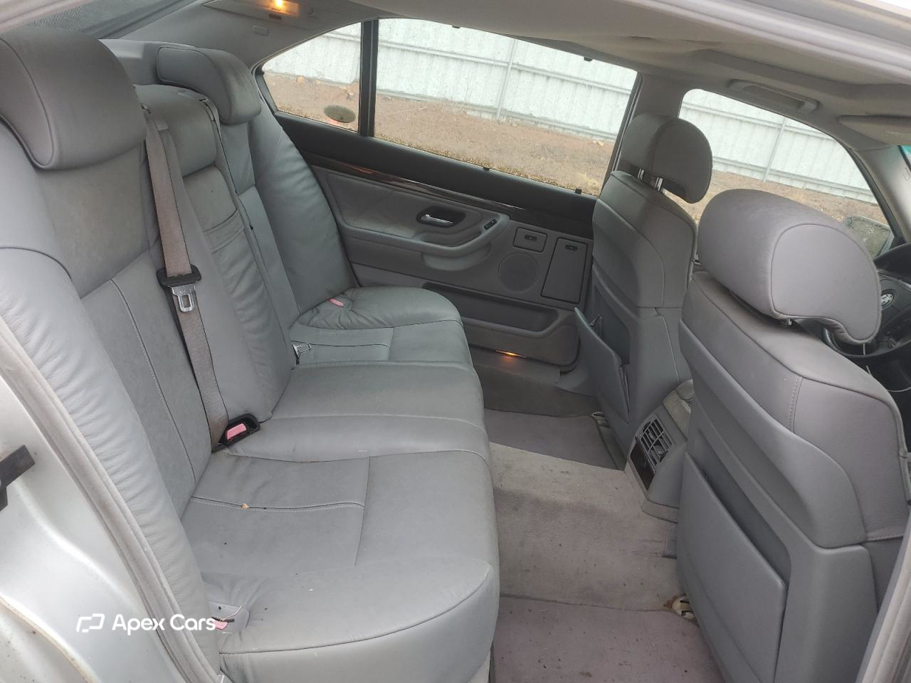 BMW Series 7 2001