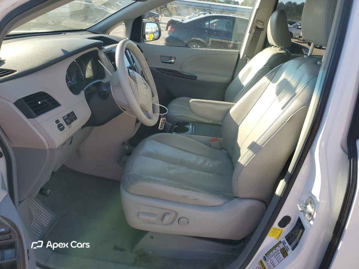 Toyota Sienna 2012