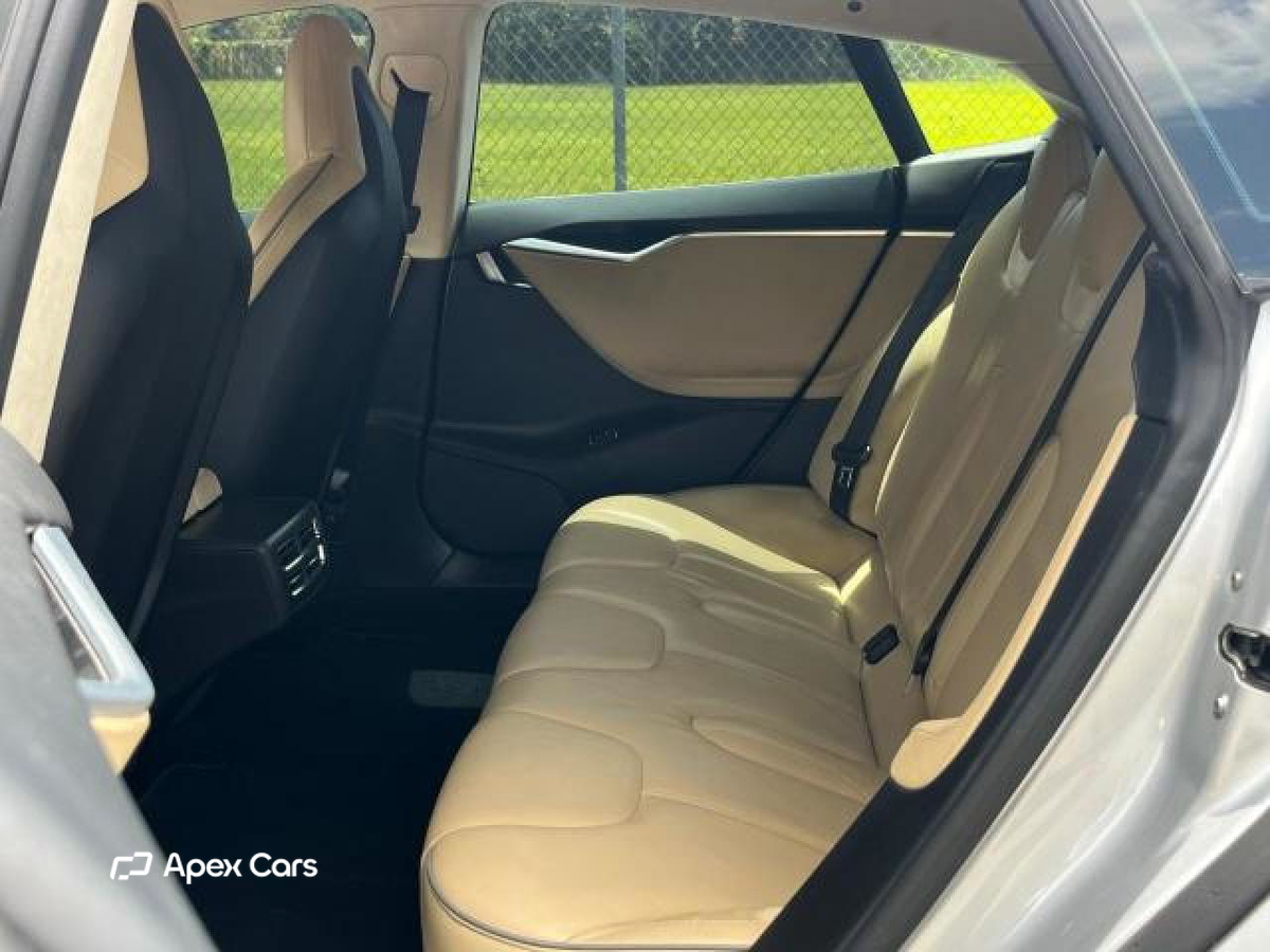 Tesla Model S 2012