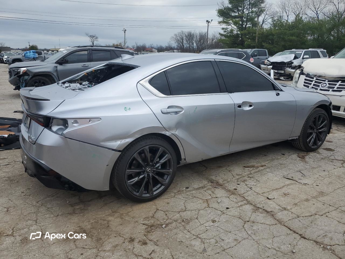 Lexus IS 2024