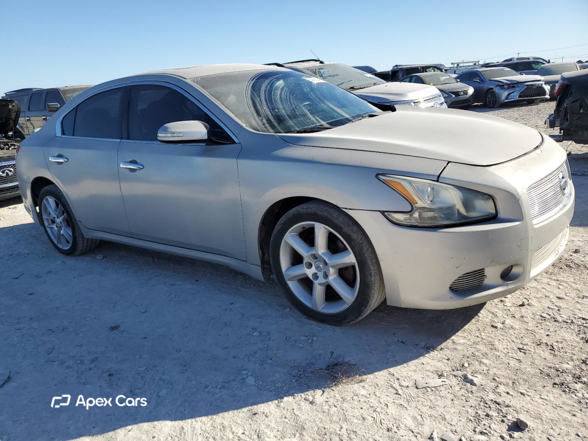 Nissan Maxima 2010