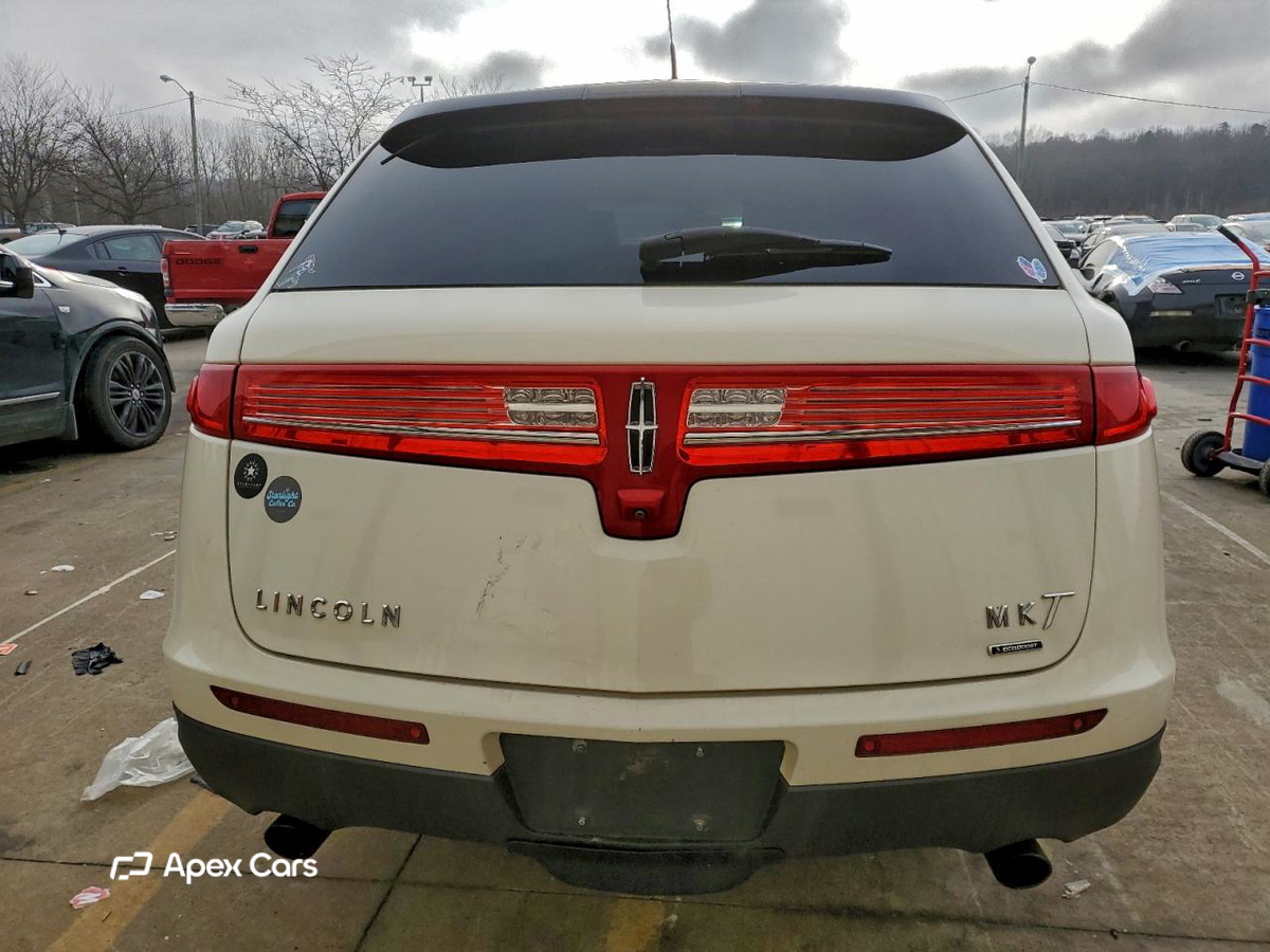 Lincoln MKT 2013
