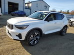 Volvo XC40 2025