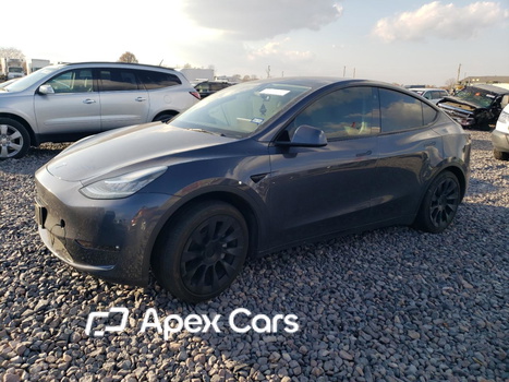 Tesla Model Y 2021 - Image 1 of 13