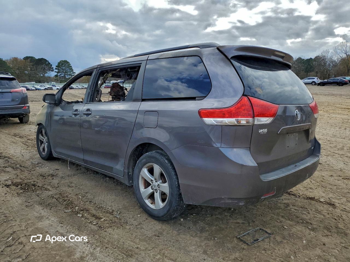 Toyota Sienna 2011