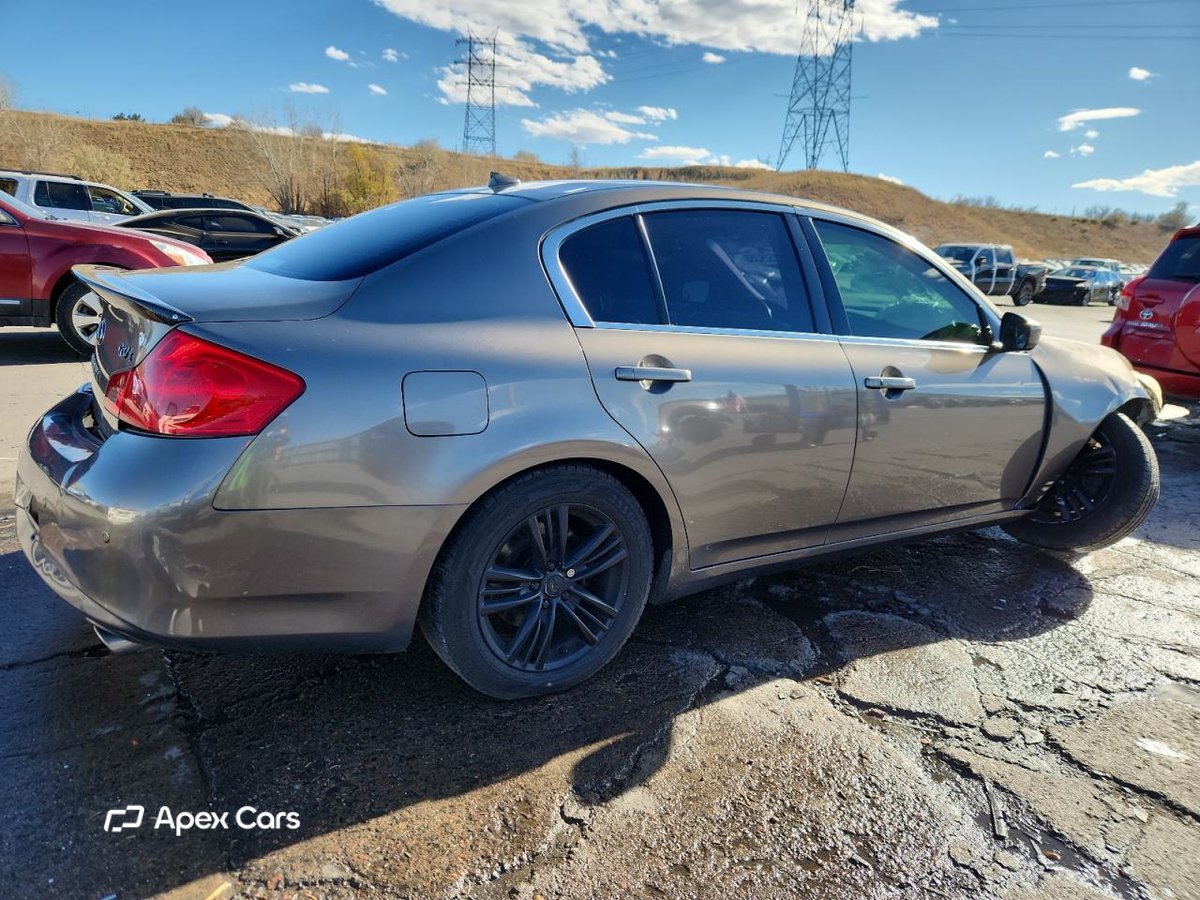 Infiniti G 2010