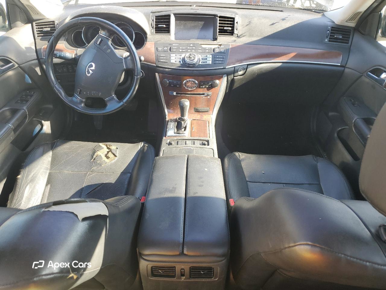 Infiniti M 2010