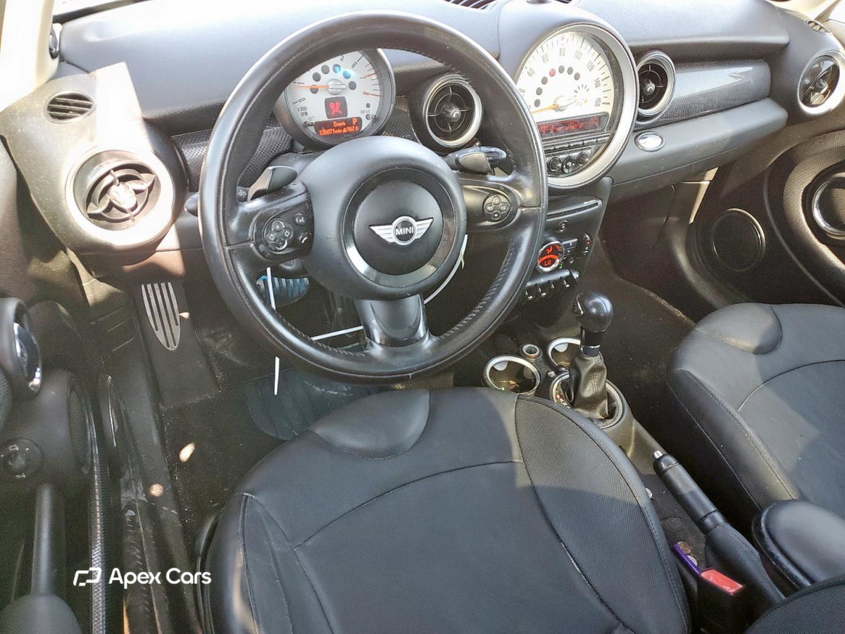 MINI Cooper 2011