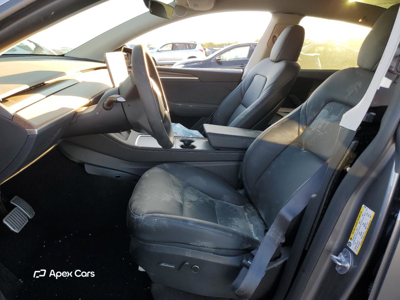 Tesla Model Y 2024