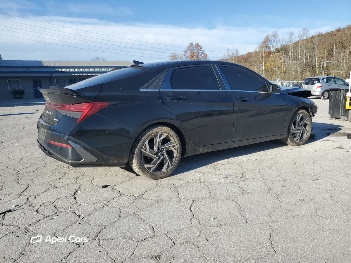 Hyundai Elantra 2024