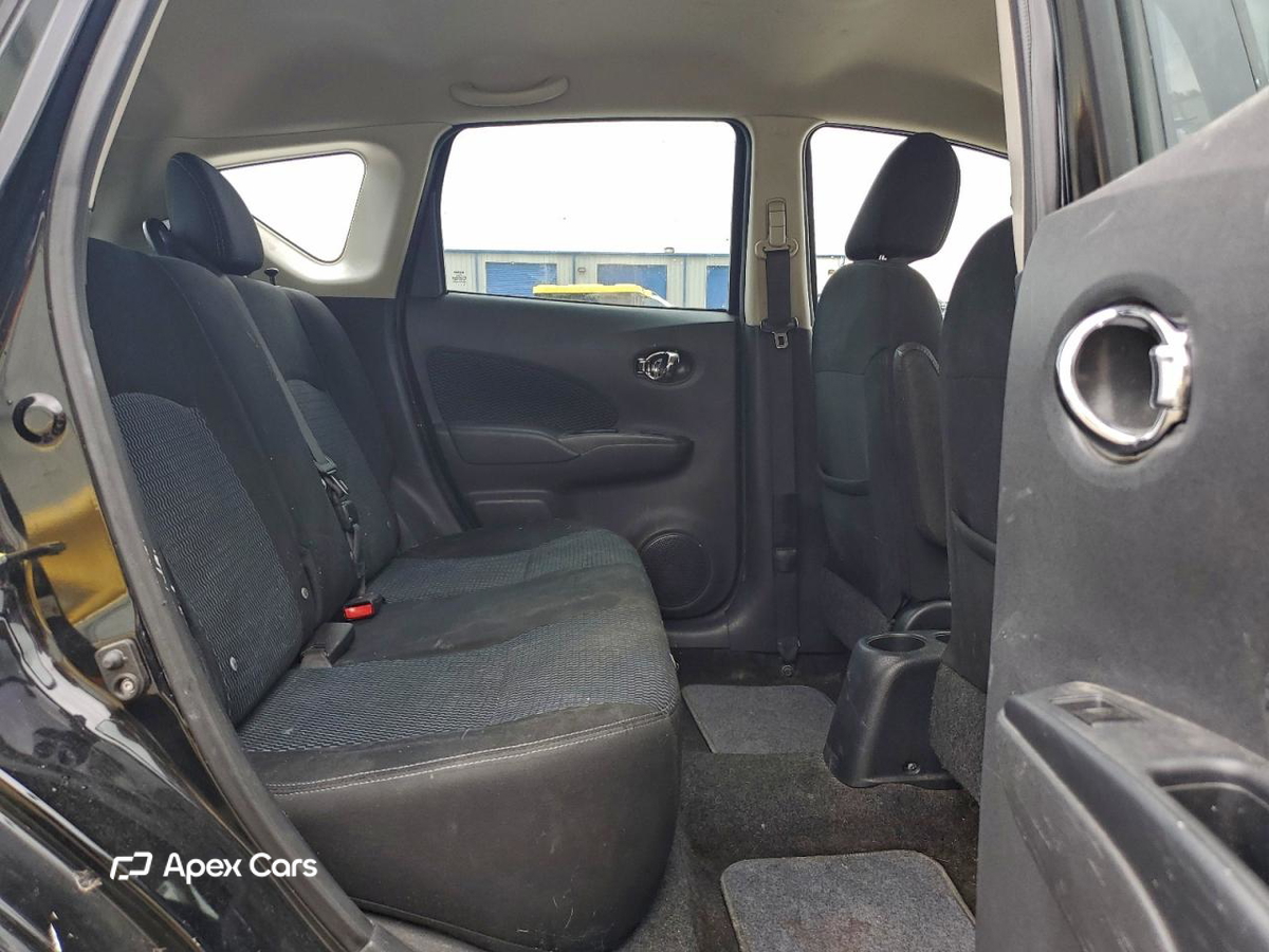 Nissan Versa 2015