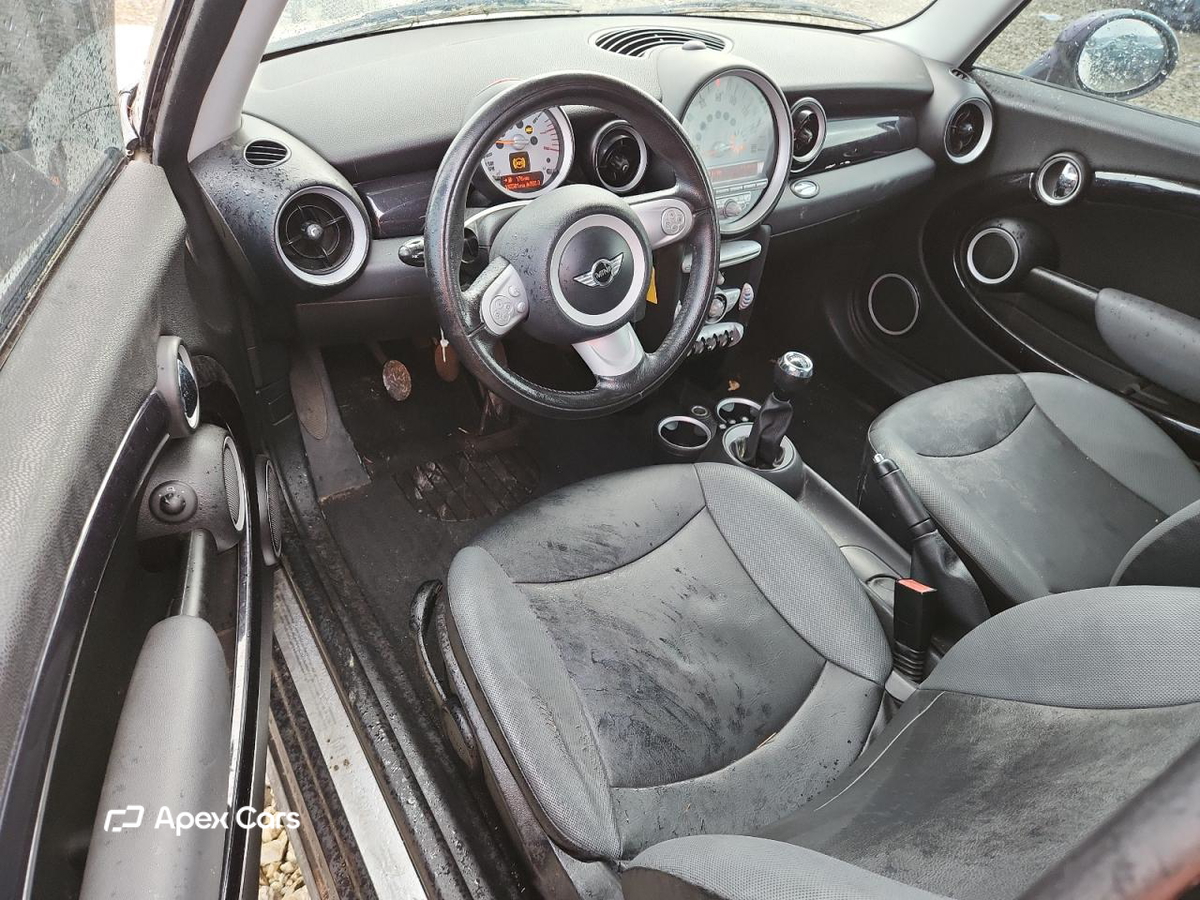 MINI Cooper 2010