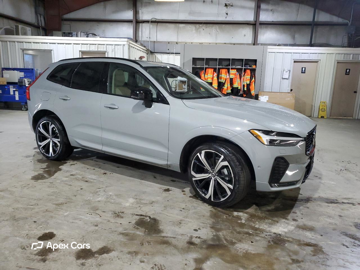 Volvo XC60 2025