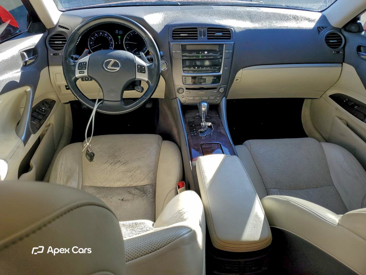 Lexus IS 2012