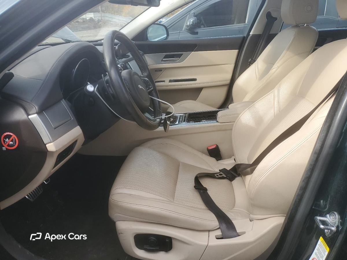 Jaguar XF 2016
