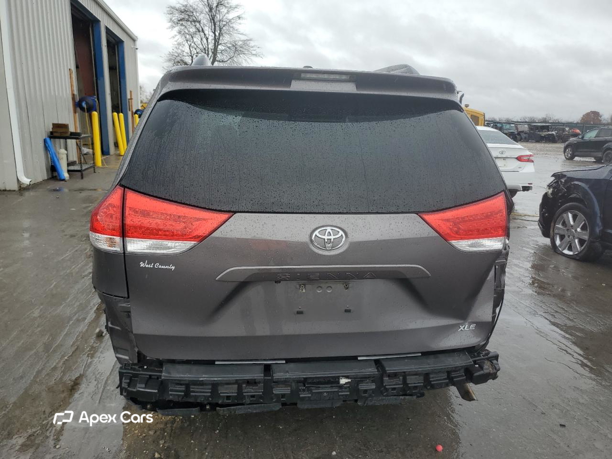 Toyota Sienna 2012