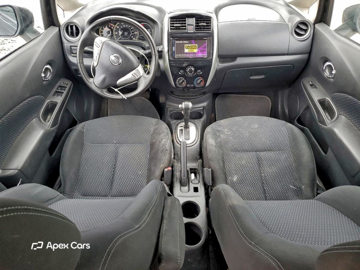 Nissan Versa 2015