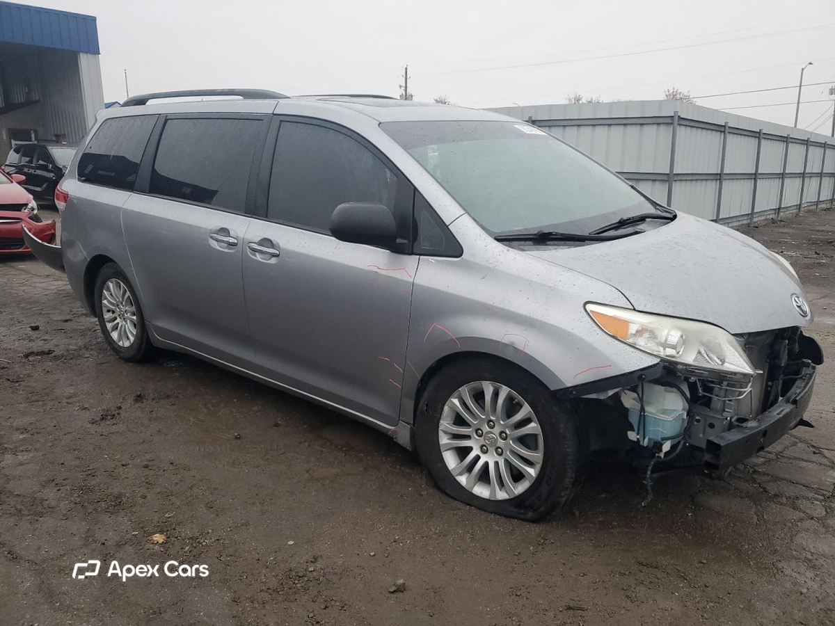 Toyota Sienna 2011