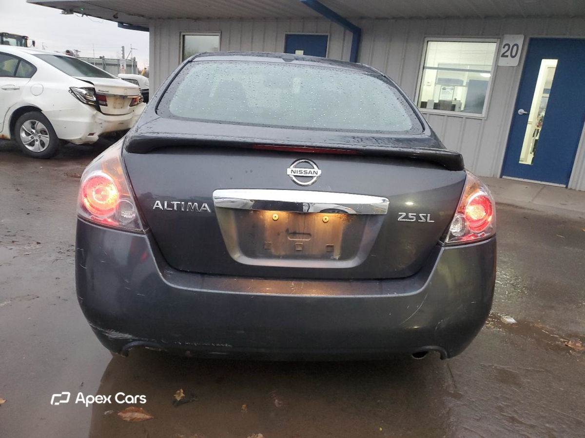 Nissan Altima 2010