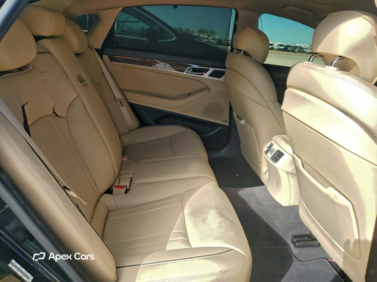 Hyundai Genesis 2015