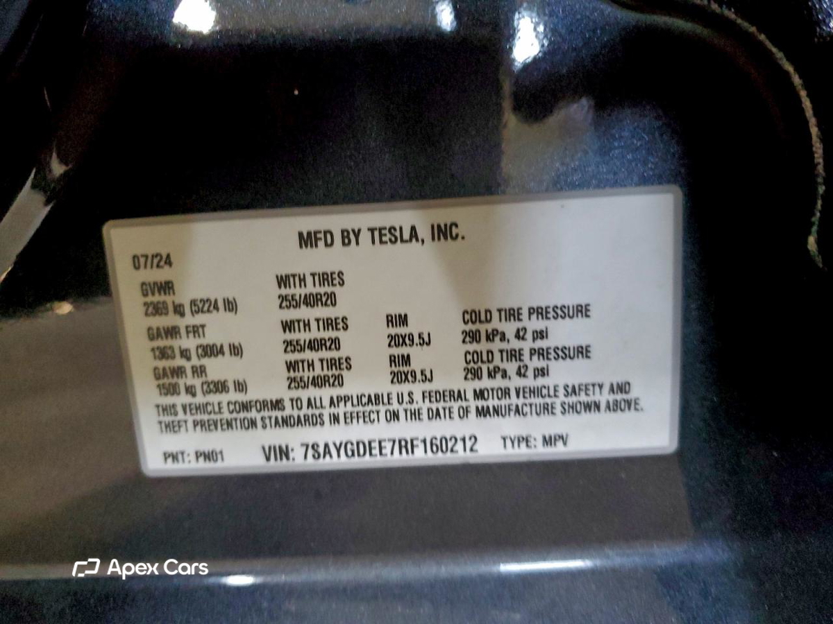Tesla Model Y 2024