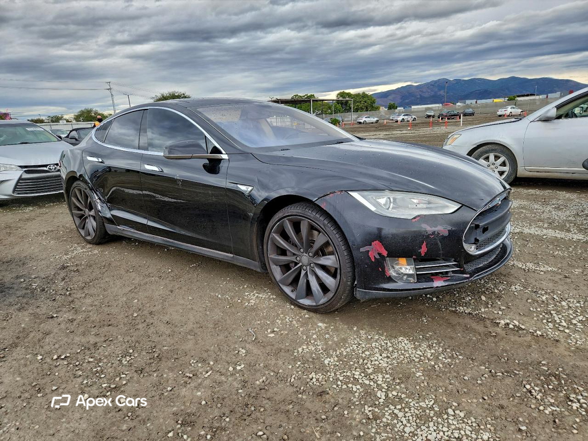 Tesla Model S 2013