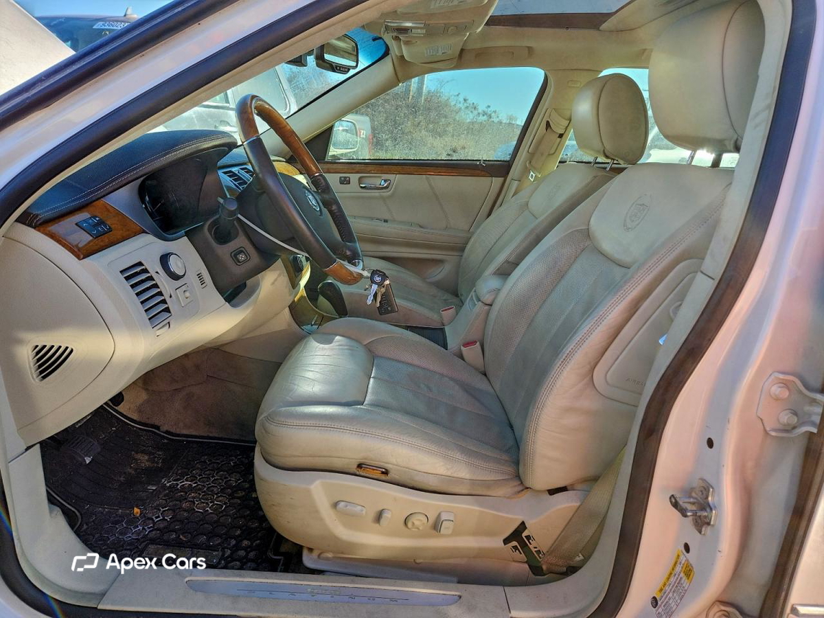 Cadillac DTS 2011