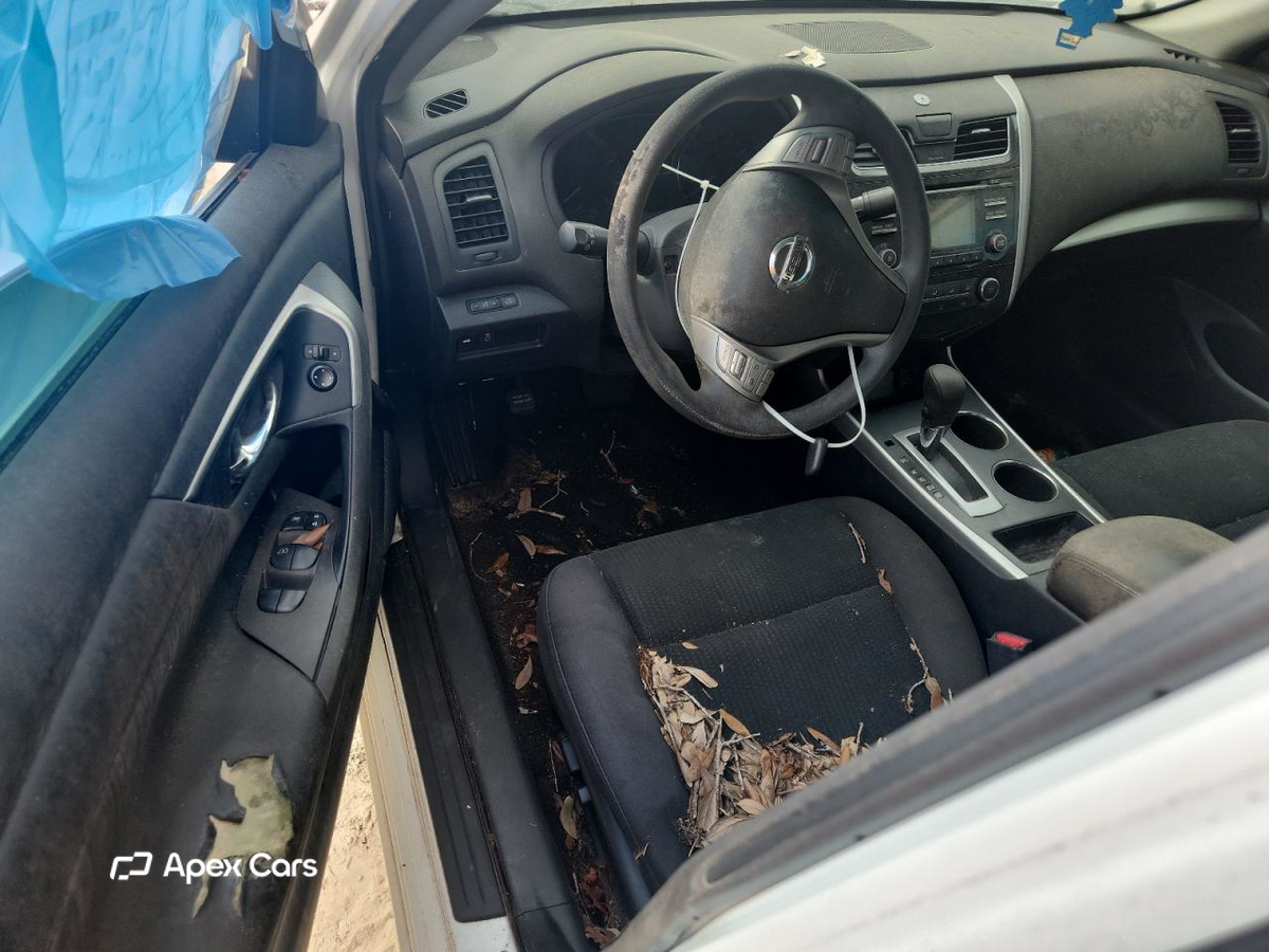 Nissan Altima 2015