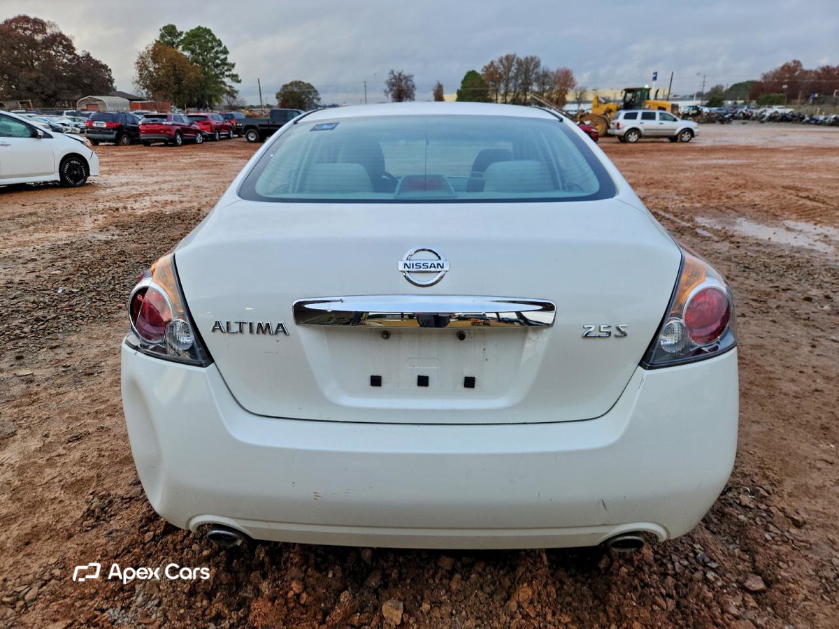 Nissan Altima 2012