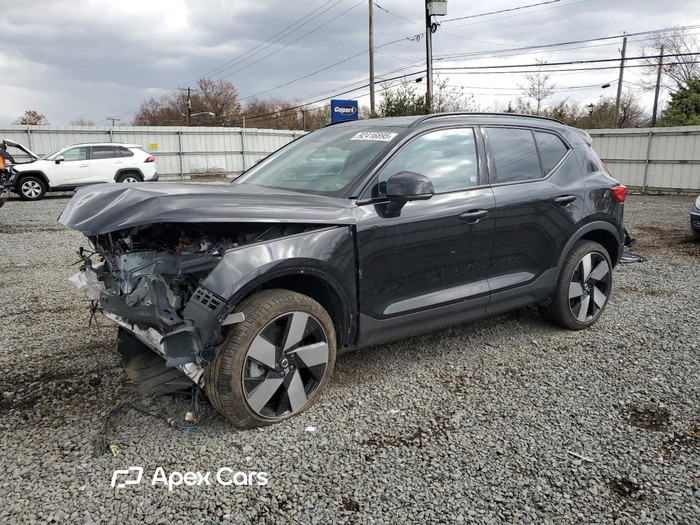 2024 Volvo XC40 - Image 1 of 5