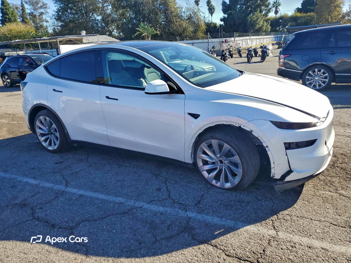 Tesla Model Y 2026
