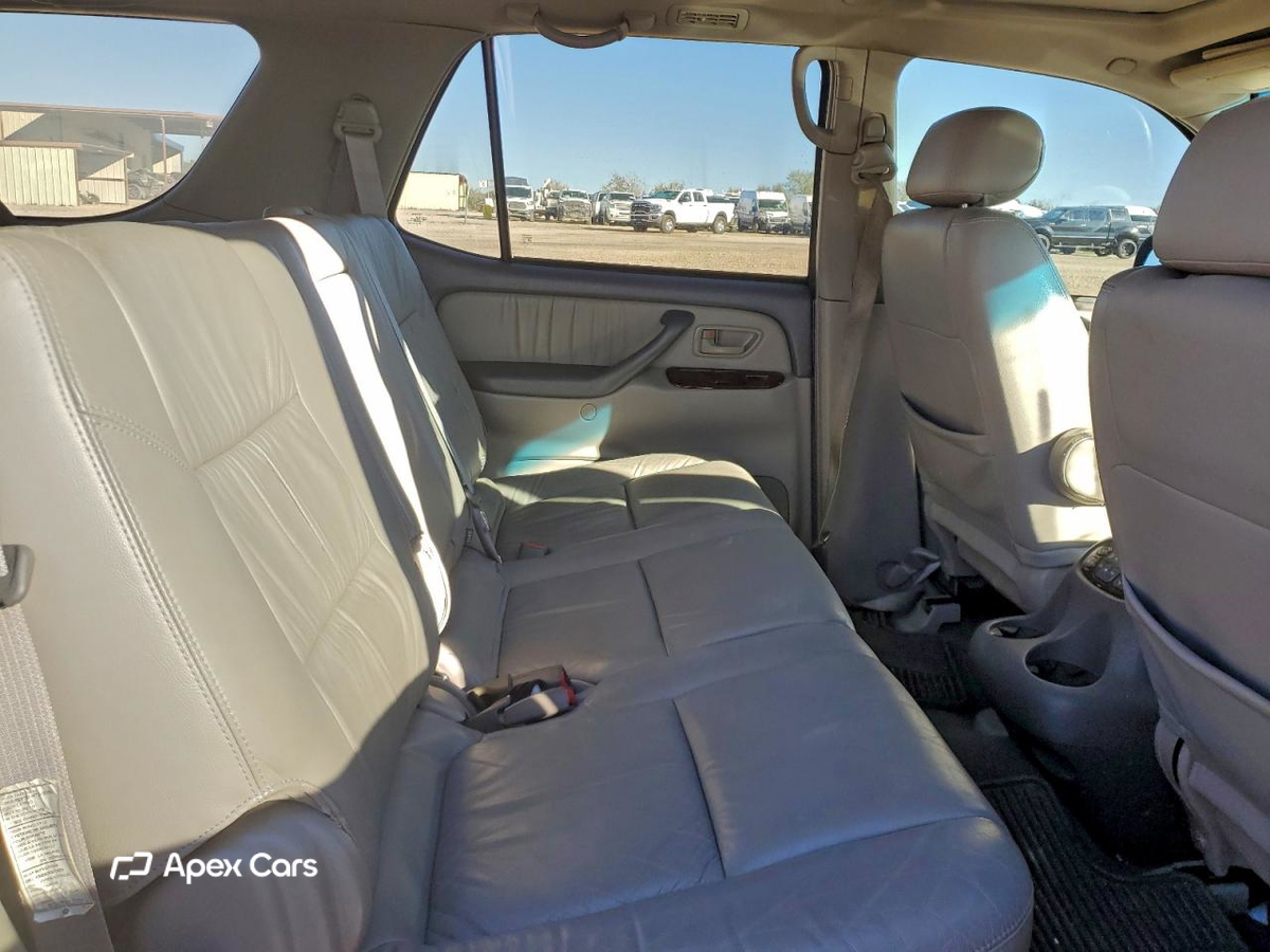 Toyota Sequoia 2004