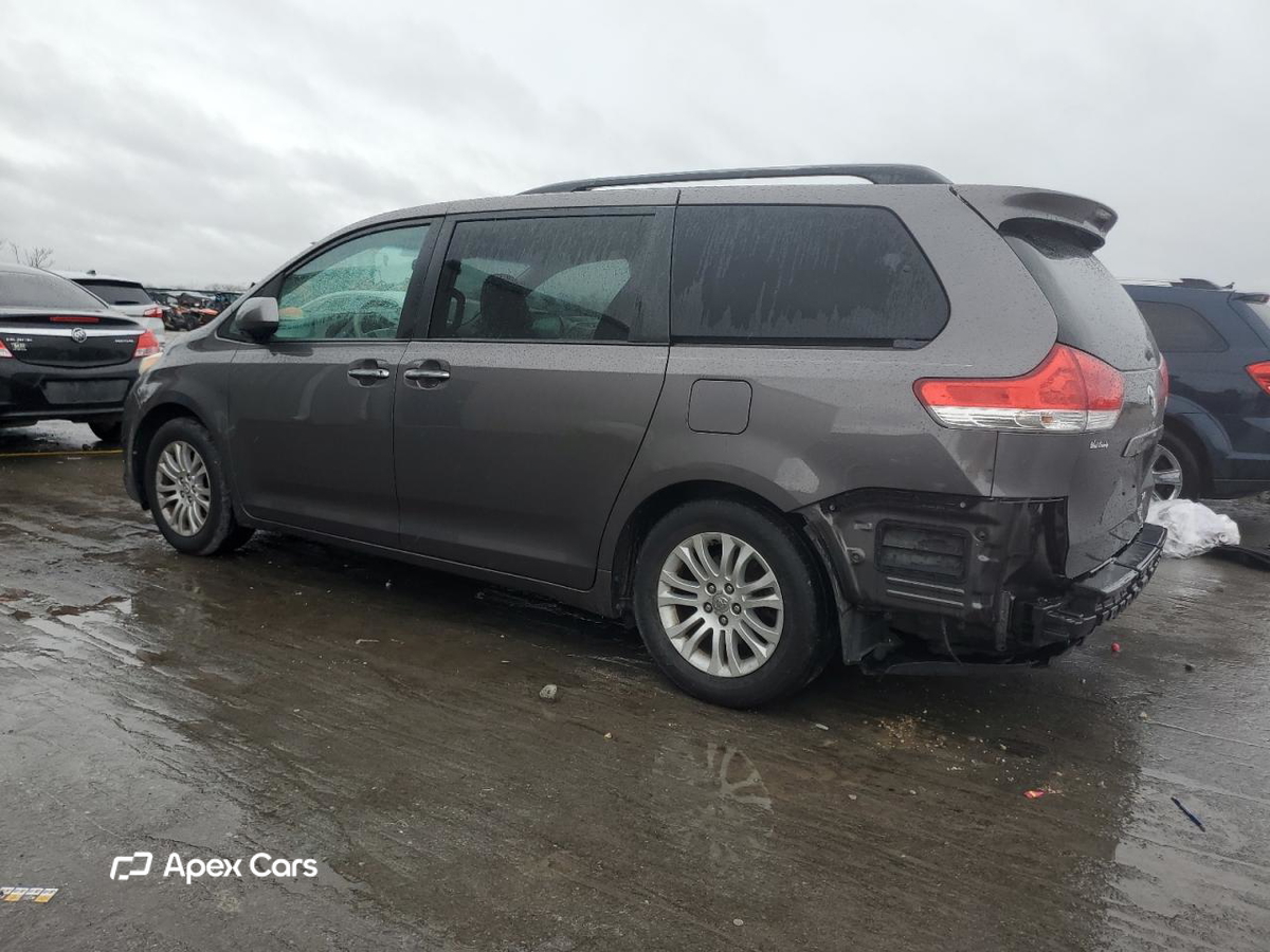 Toyota Sienna 2012